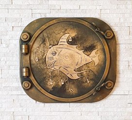 Интерьерная картина/гравюра в стимпанк стиле рыба-удильщик. Картина оформлена в раму в морском стиле.