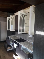 Изготовленная Кухня