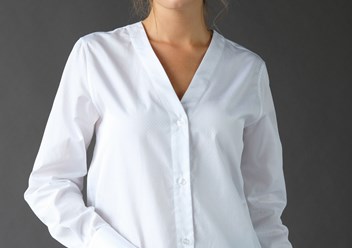 Женская белая рубашка с длинным рукавом &#171;Frost&#187; - нескучная и универсальная базовая вещь, мечта каждой женщины! Рубашка - это одежда вне стиля и вне сезона.