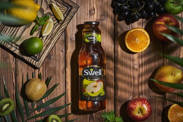 Swell Яблоко - Сок в стеклянной таре, пейте охлажденным | https://gotovitmama.ru/napitki/Swell-yabloko.html