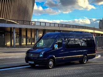 Volkswagen Crafter (до 20 мест): Универсальный транспорт для групповых мероприятий.
Просторный салон, комфортабельные сиденья. Персональный USB-порт для мобильных устройств.