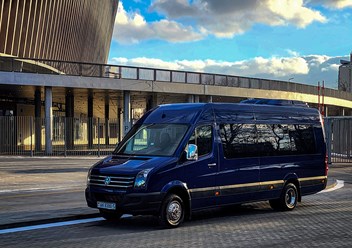 Volkswagen Crafter (до 20 мест): Универсальный транспорт для групповых мероприятий.
Просторный салон, комфортабельные сиденья. Персональный USB-порт для мобильных устройств.
