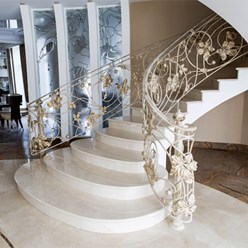Лестницы и ступени из натурального мрамора и гранита
