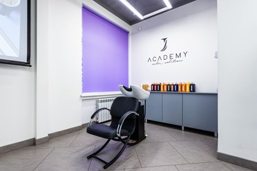 Фото компании  Международная школа красоты J Academy 16