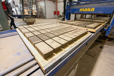 Фото компании ООО Завод тротуарной плитки «Поревит», Тюмень 1