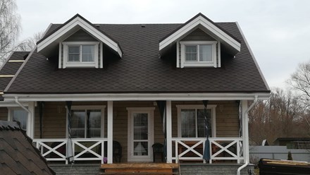 Деревянный дом в  Домодедовском районе. Клееный брус, утепленная крыша, кровля Технониколь.