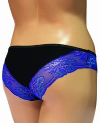061 Бикини с цельными кружевными вставками на передней и задней части изделия (василькового цвета кружево) евро. 92% хлопок, 8% эластан, отделка ПА, цвет чёрный. 250 руб
