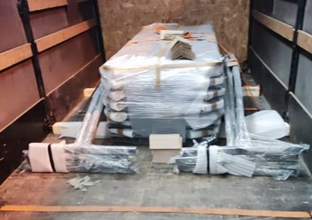 Транспортировка изделий. Порошковая покраска опор освещения после горячего цинкования