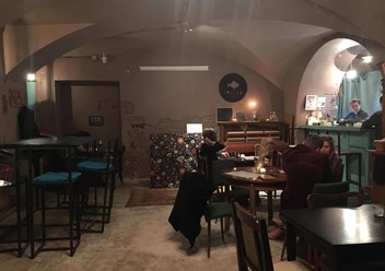 Фото компании  Треска, рестобар 3