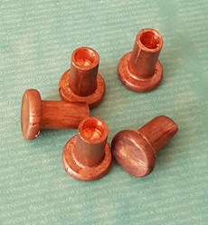 заклепка медная полупустотелая