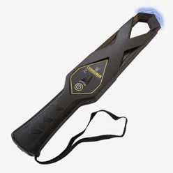 «ЦЕРБЕРУС» представляет собой уникальное сочетание двух устройств: вихретокового металлодетектора и электрошокера 1-го класса мощности. Сайт: https://shoker.ru/shop/metal-detectors/381/