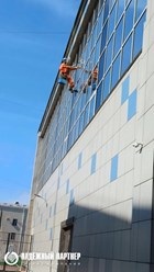 Помывка окон и фасадов май 2026.
Ещё недавно стёкла были покрыты пылью и разводами, а сегодня — сияют на солнце!