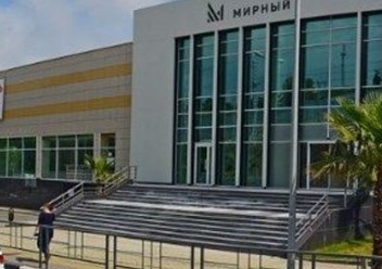 Центральный вход в офис агентства недвижимости Мечты у моря, Сочи, Сириус