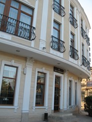 Фасадный декор в Евпатории. И снова роскошная лепнина!