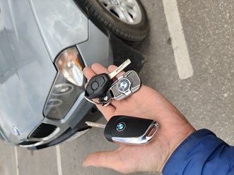 Наш мастер автоключи.