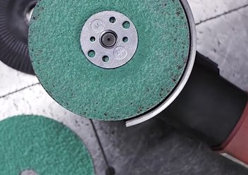 Klingspor CS 570 фибровый шлифовальный круг по нержавеющей стали