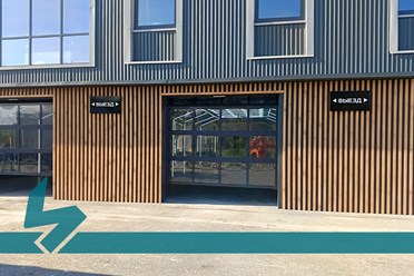 СТИЛЬНО, ЭЛЕГАНТНО, СОВРЕМЕННО — лаконичный акцент на архитектуре здания без перегрузки деталями и лишним шумом.
Подробнее https://vk.com/brendmedia_72?w=wall-228156506_725