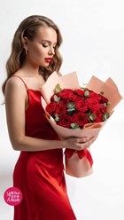 Букет с красными розами "Роскошная классика“