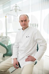 Врач стоматолог-хирург, имплантолог, ортопед Чекалин Григорий Александрович