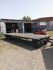 грузовой прицеп с поворотным кругом для перевозки грузов