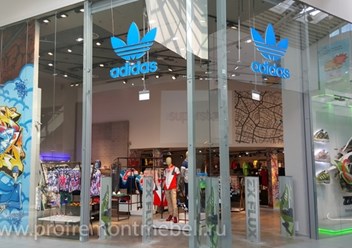 Работы по перетяжке мебели в магазине Adidas