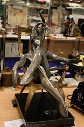 Комиссионный магазин Воронцово в Москве принимает на комиссию и
реализует статуэтки из бронзы, каслиское литье