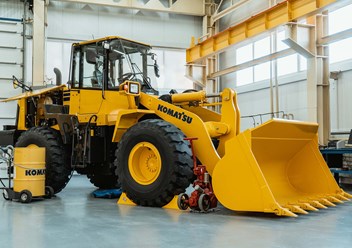 Колесный погрузчик Komatsu WA320-6 – производительная, надежная и экологичная машина.