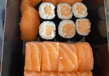 Фото компании  Русалочка любит суши 4