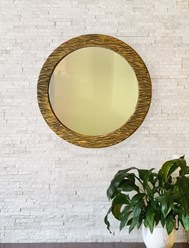 Большое круглое зеркало Морена, резной рисунок на раме, текстура латунь. Возможна подсветка. Персональный заказ по вашим размерам.