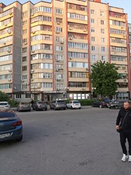 пункт выдачи полисов ОМС в помещении страхование и оценка 1 этаж, работает каждый день ! с 10 до 19 ч работчие, выходные с 10 до 17 ч.