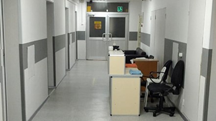 Вид коридора стационара частной платной психиатрической и наркологической клиники MyPsyHealth Майпсихелс