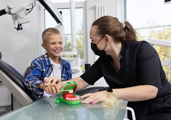 Профессиональная гигиена полости рта у детей комплексная