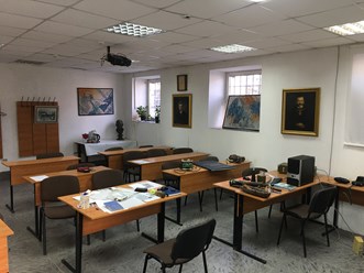 Учебные классы, наглядные пособия.
Центр удобно расположен рядом с парком Ю. Гагарина и имеет бесплатную парковку