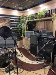 Тон-студия студии звукозаписи Pro-Live Records