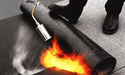 Ремонт крыши гаража в Одинцово. Ремонт крыши гаража — это комплекс работ, направленный на устранение дефектов кровли, а также на восстановление ее целостности и функциональности.