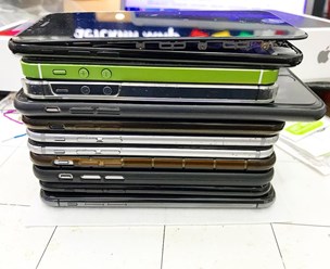 Сколько телефонов одновременно в работе у одного мастера.
