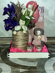 Цветы на заказ (букет)+ваза, поднос+открытка +упаковка подарка ручной работы
+79067340220