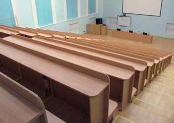 Аудиторная мебель для аудитории лекционного зала