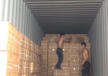 Процесс погрузки контейнера