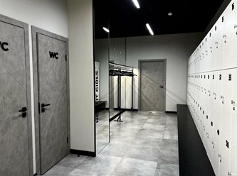 Просторная раздевалка, полотенца предоставляются бесплатно