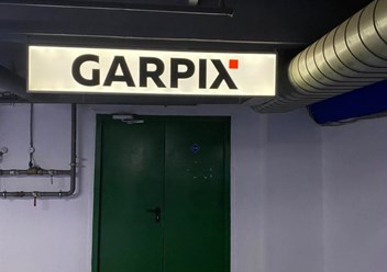 Вход в новый офис Garpix