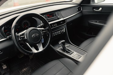 Салон автомобиля KIA Optima