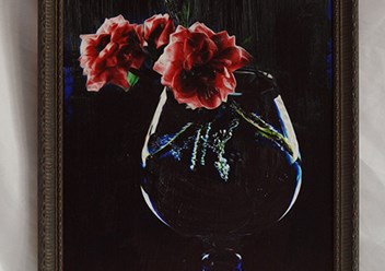 &quot;Натюрморт 11&quot; - розы в бокале на тёмном фоне, имитация живописи маслом. Размер с багетом: 28.5х35.5см. 3000руб.