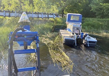очистка пруда от водорослей
