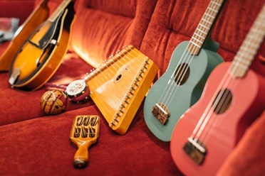 Обучение игре на музыкальных инструментах