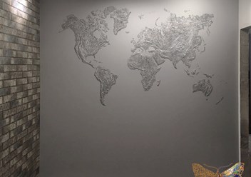 Барельеф &quot;Карта мира&quot;