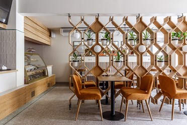 Стол квадратный из HPL 60х60 см с металлическим подстольем