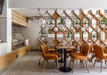 Стол квадратный из HPL 60х60 см с металлическим подстольем