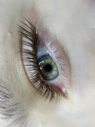 Наращивание ресниц. Мокрый эффект