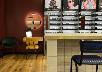 Интерьер салона оптики STOCK OPTIKA